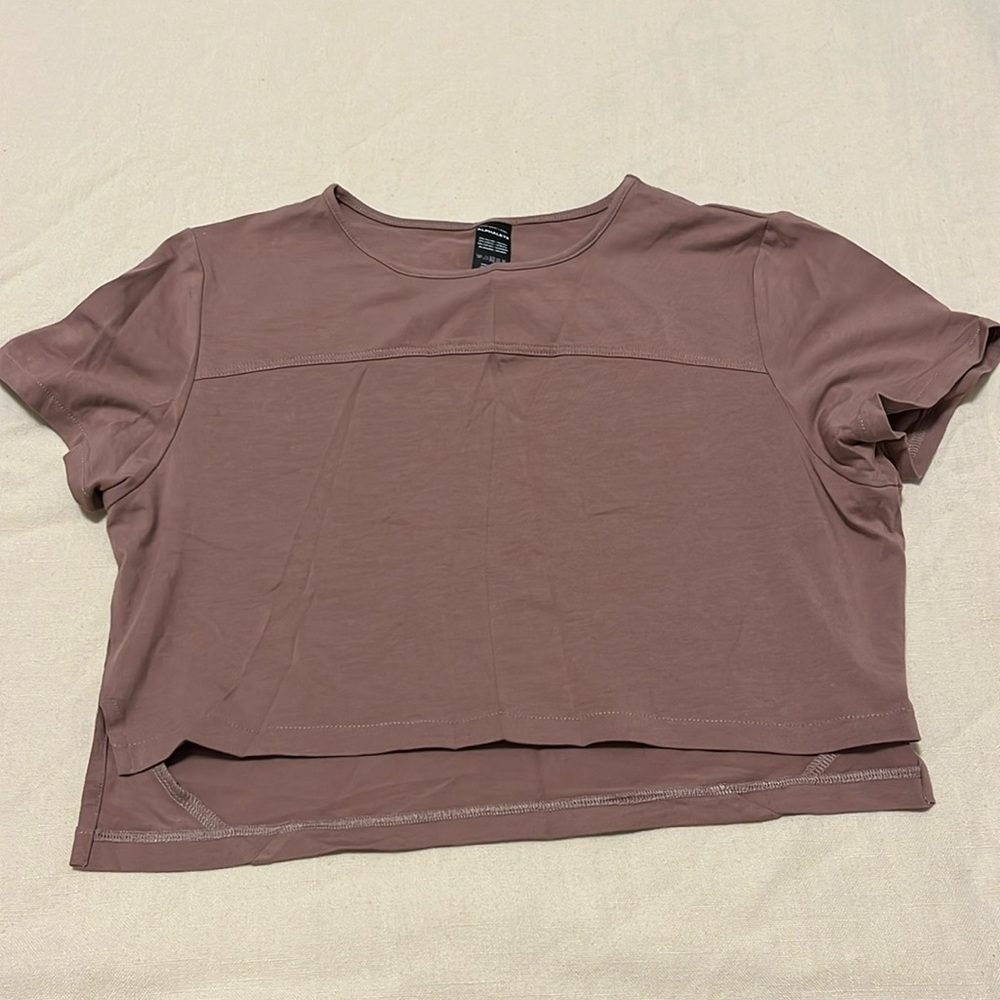 Alphalete Crop Top